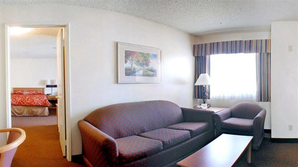 Surestay Plus Hotel By Best Western Upland - Ontario North Kültér fotó